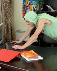 Мастер по ремонту полов удовлетворил развратную заказчицу 21 фото