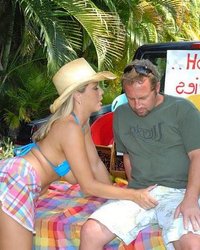 Продавщица фруктов 13 фото